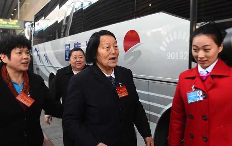 （两会）山西代表团抵京